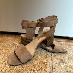 Women’s chunky heel sandals